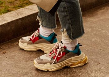 Balenciaga marca el cambio: De zapatillas voluminosas a siluetas finas