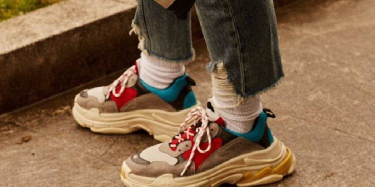 Balenciaga marca el cambio: De zapatillas voluminosas a siluetas finas