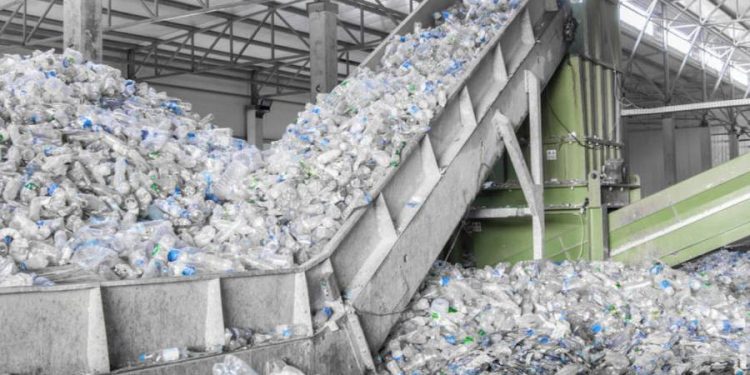 Francia invierte en el reciclaje de plásticos