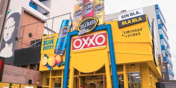 Mike's y Oxxo tienda de conveniencia