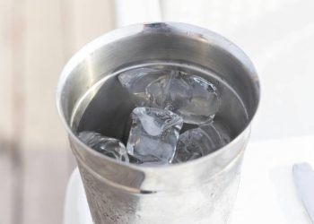 Marketing en bares argentinos: Cubetas en los pies con agua fría para el calor