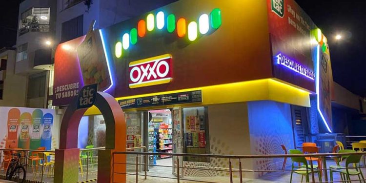 Tienda Oxxo Tic Tac en San Borja