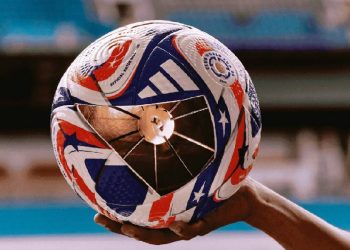 Adidas muestra el balón oficial del Mundial de Clubes de la FIFA 2025