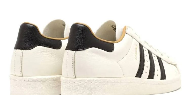 Las adidas Superstar de JJJJound son una reinterpretación de lujo del clásico del streetwear
