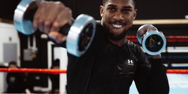 Under Armour y Anthony Joshua renuevan su colaboración