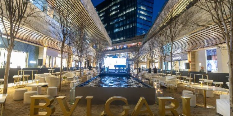BVLGARI lanza campaña revolucionaria para celebrar el amor: B.UNPLUGGED