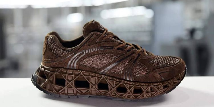 Dior marca la pauta: B35 NXXT en rafia, lujo y sostenibilidad de la mano