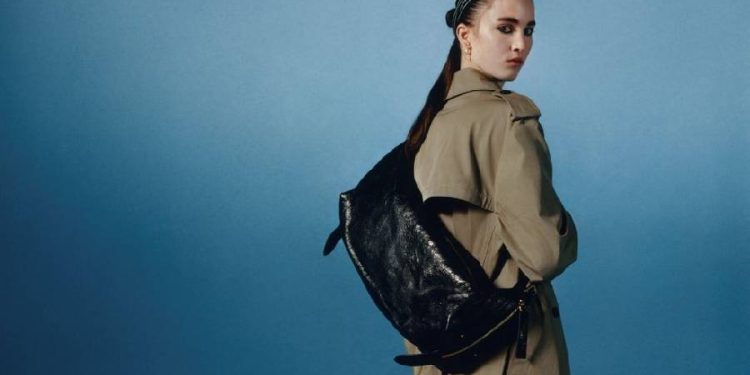 Dior ha vuelto a sorprender al mundo con el lanzamiento de su nuevo bolso D-Journey