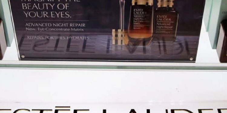 Estée Lauder navega desafíos que definirá su futuro en la industria de la belleza