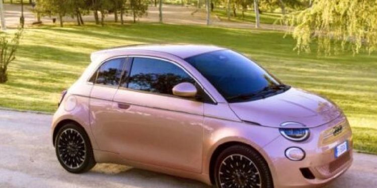 Conquista el verano en Chile con el FIAT 500E