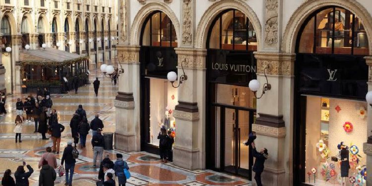 Aranceles de Trump pondrían a prueba el poder de fijación de precios de firmas de lujo europeas