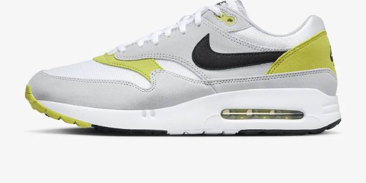 Nike sorprende al rebajar 50 euros estas zapatillas clásicas que están entre las favoritas de los hombres de más de 40 para ir a la oficina