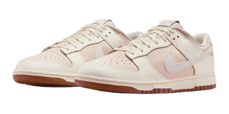 Las Nike Dunk Low “Year of the Snake” neutras harán que tu año y tu estilo sean mejores