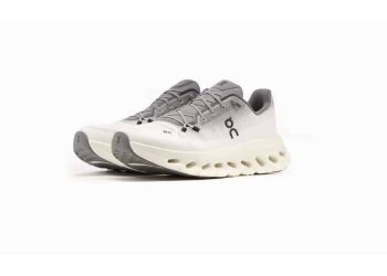 Las On Cloudtilt 1 son las mejores zapatillas para los hombres con pies anchos