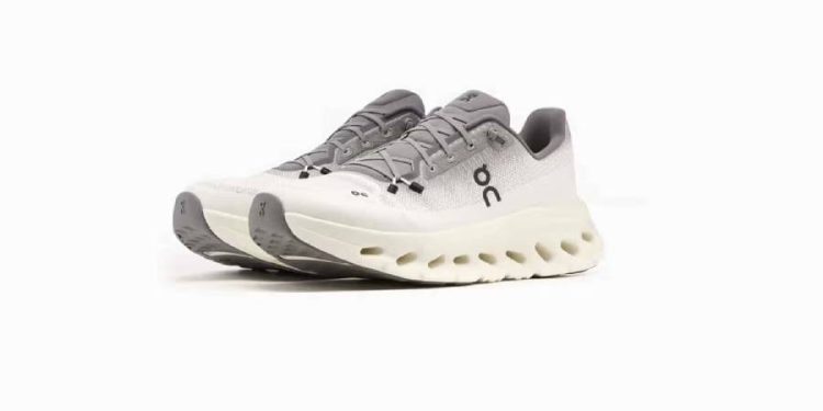 Las On Cloudtilt 1 son las mejores zapatillas para los hombres con pies anchos