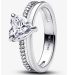Pandora con su amplia variedad de joyas incorpora anillos de lujo
