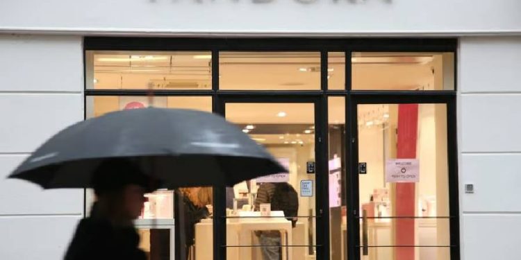 Pandora proyecta mejores espectativas en el mercado durante el 2025