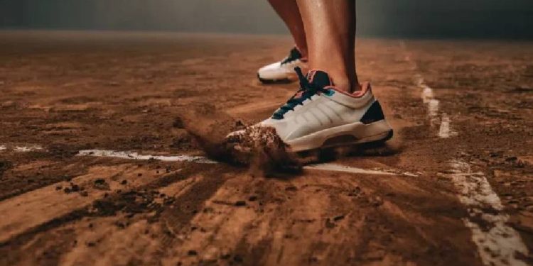 Wilson lanza Intrigue, la primera zapatilla de tenis sólo para mujeres