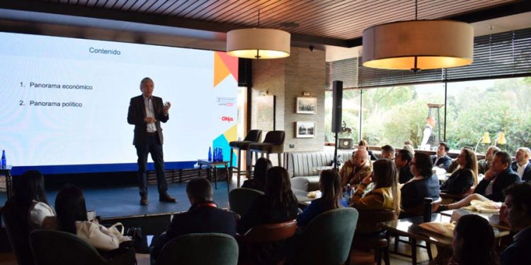 3rd Latin Consumer Summit - Chapter Bogotá