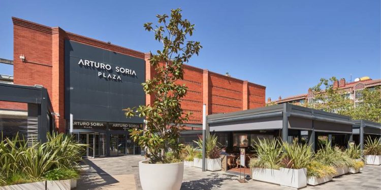 Arturo Soria Plaza: Reinventando el Centro Comercial del Futuro