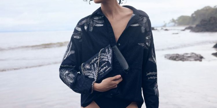Denim bordado, arte y tradición en una nueva expresión de la moda femenina