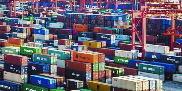 Impacto del aumento de aranceles en el precio de la ropa en España
