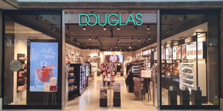 Douglas reduce sus previsiones de beneficio drásticamente