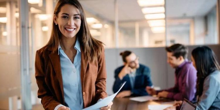 El imperativo del liderazgo femenino: Más allá de la representación, Hacia la transformación
