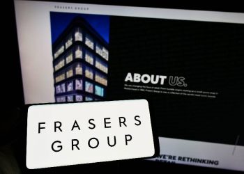 Frasers Group busca control total de XXL ASA