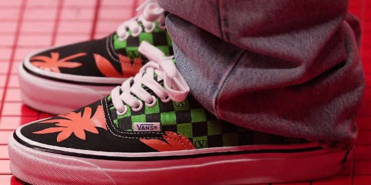 La sorprendente fusión de Vans y Valentino
