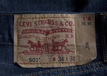 Levi Strauss en venta: Dockers a la mirada de Marquee Brands