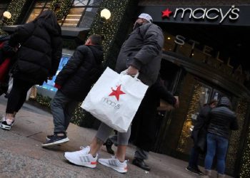 Macy's: beneficio al alza, ventas a la baja