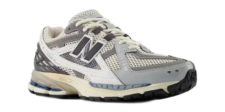 Las New Balance 1906U se han convertido en las reinas del estilo Y2K