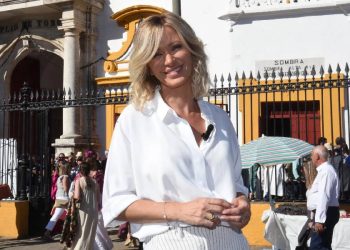 Susanna Griso: vaqueros holgados, estilo a los 50