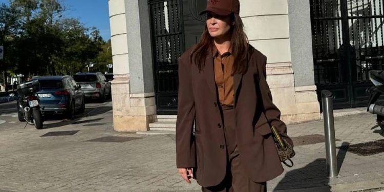 Vicky Martín Berrocal: elegancia en burdeos para este invierno