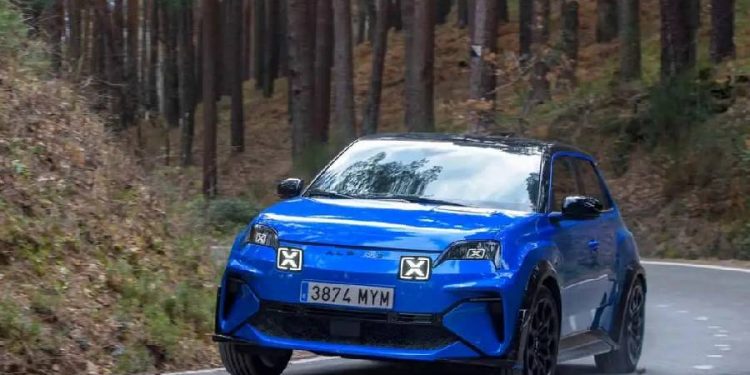 Alpine A290 2025 es el utilitario eléctrico que desafía los límites de la deportividad