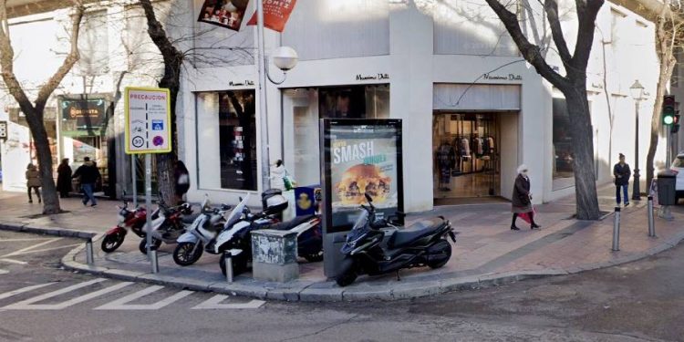 Lujo y Minimalismo: Massimo Dutti conquista el corazón de París