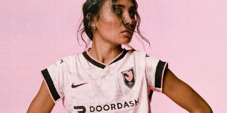 Fútbol femenino con identidad: Nike celebra a la NWSL con equipaciones únicas