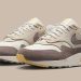 Las Nike Air Max 1 Premium “Cave Stone” son las zapatillas con el tono de color que más se lleva esta primavera