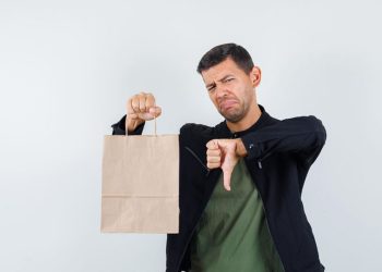 reclamo en compras online usuario descontento