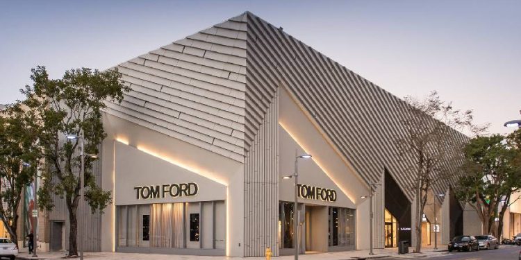 Tom Ford lanza su última colección femenina como un homenaje a su legado