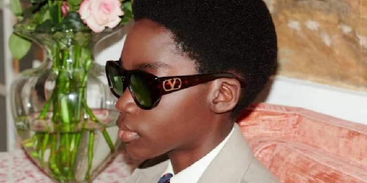 Brilla con las nuevas gafas de Valentino