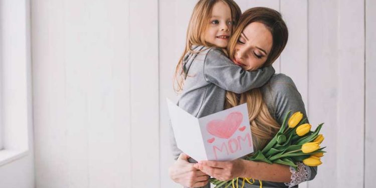 Día de la Madre mamá con la hija