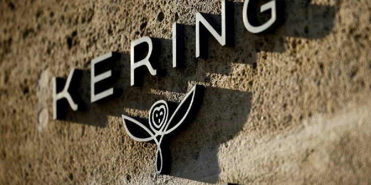 Kering se adueña del futuro de la óptica italiana