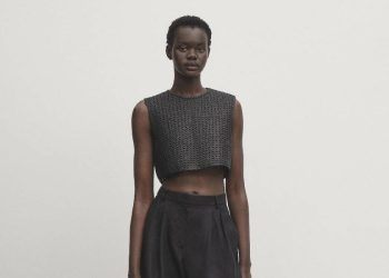 La elegancia exclusiva del top trenzado de Massimo Dutti