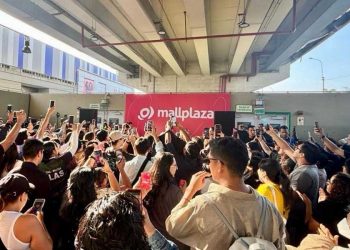 Mallplaza en la estación Angamos del Metro de Lima