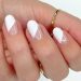 Manicura bicolor: Elegancia sutil y diversión en cada uña