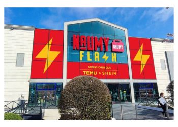 Naumy Flash: La irónica revolución de la moda ultrarrápida