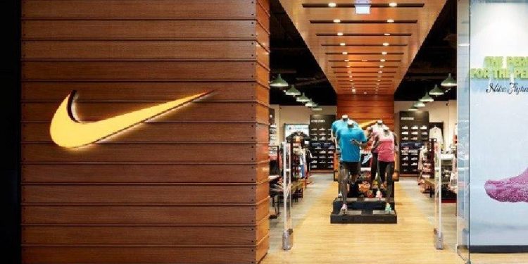 Nike y Adidas en la mira: Demandas por NFTs y racismo