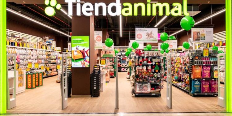 Tiendanimal expande su presencia con su primera tienda en Valdepeñas